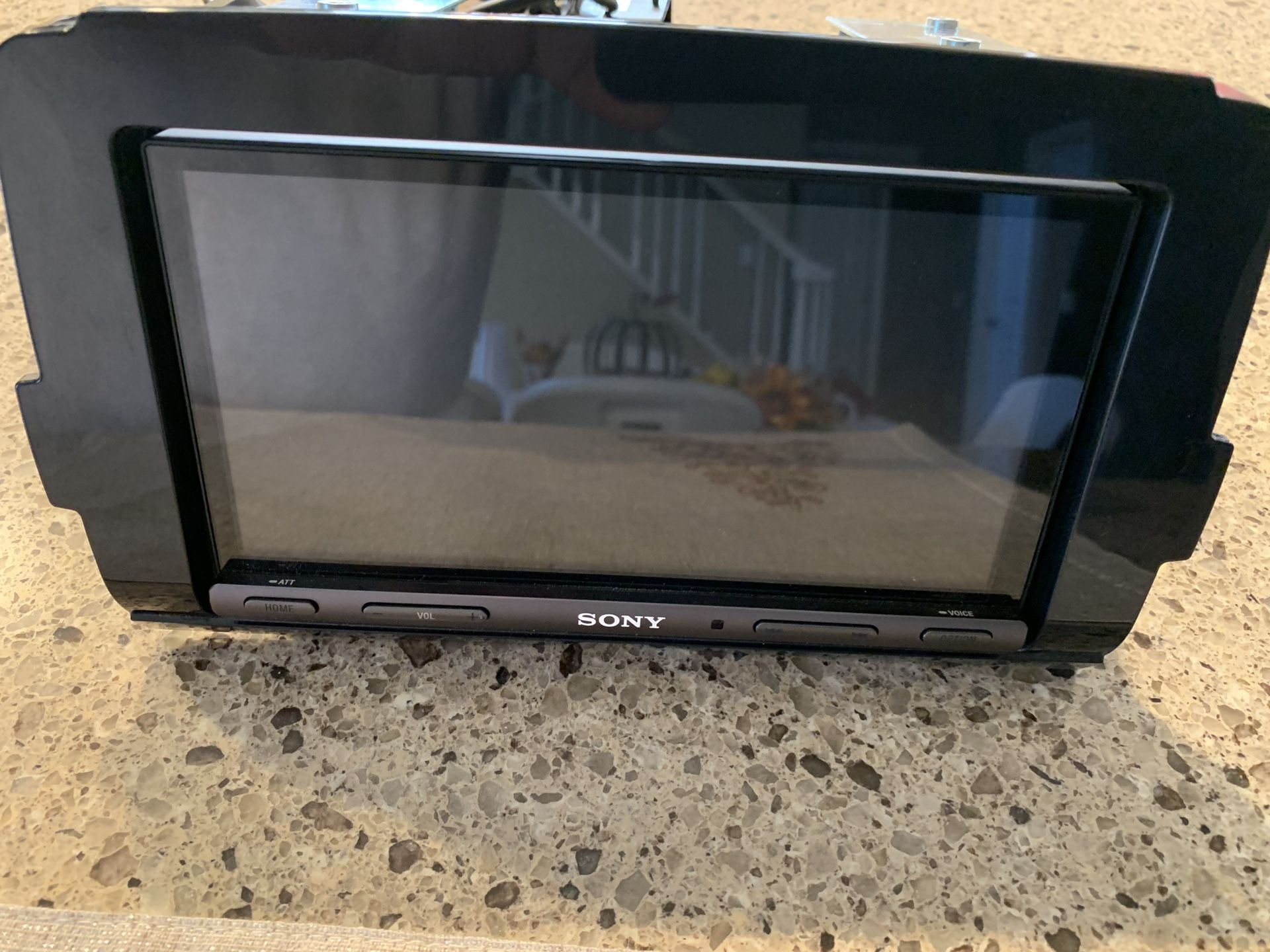 Harley Davidson, Sony XAV-AX5000 Double Din Touchscreen Apple CarPlay Stereo fits 14’Up Harley Davidson Plug and Play Ready Includes Scosche Dash Kit