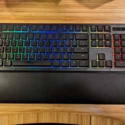 RGB keyboard - Razer Ornata Chroma V3