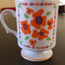 70’s Swanky Retro Mod “FLOWER POWER “ Footed Pedestal  Coffee Mugs   4" x 3"