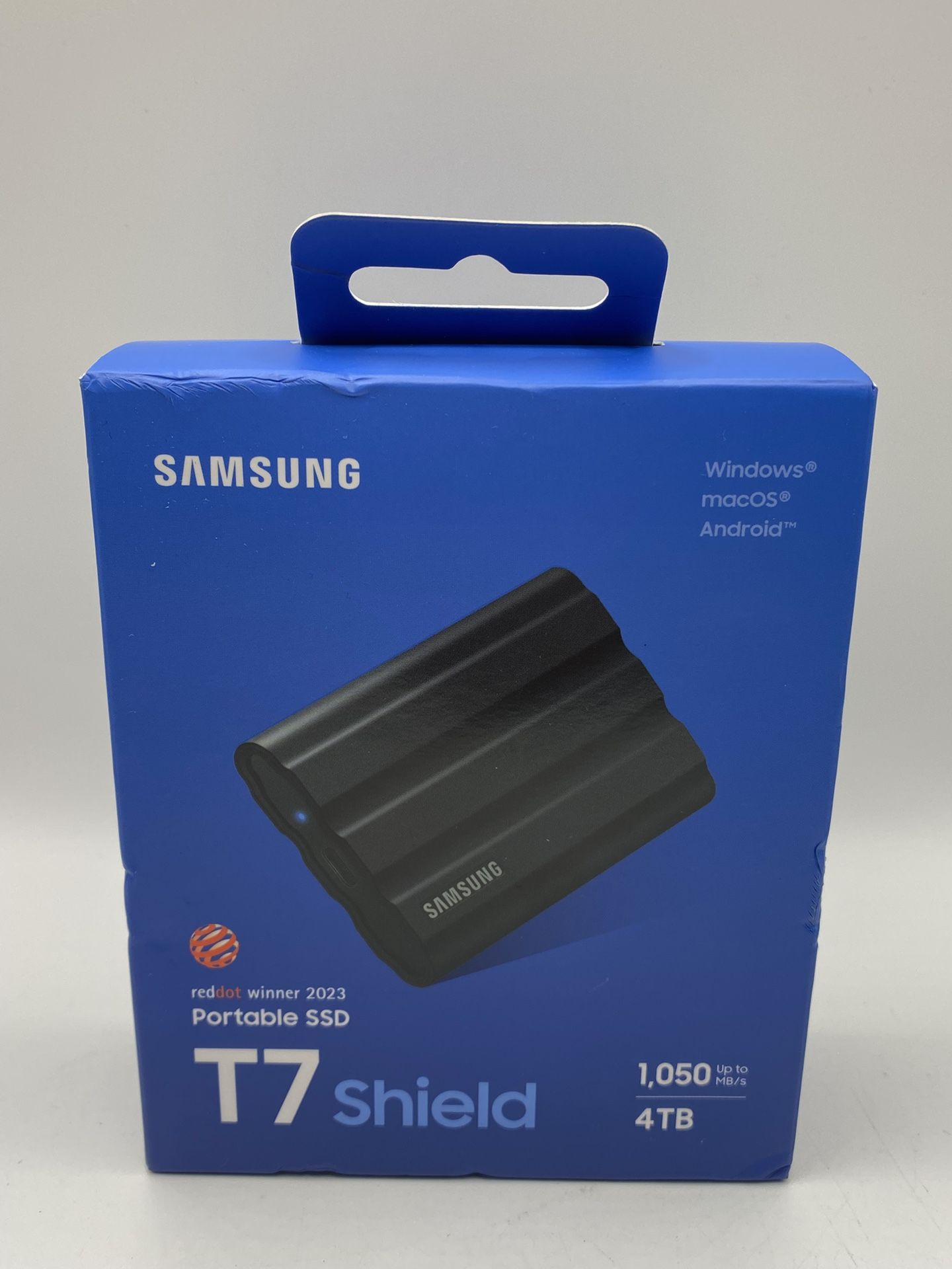 Samsung - T7 Shield 4TB External USB 3.2 Gen 2 Rugged SSD IP65 Water Resistan...