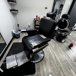 Hydraulic barber chair