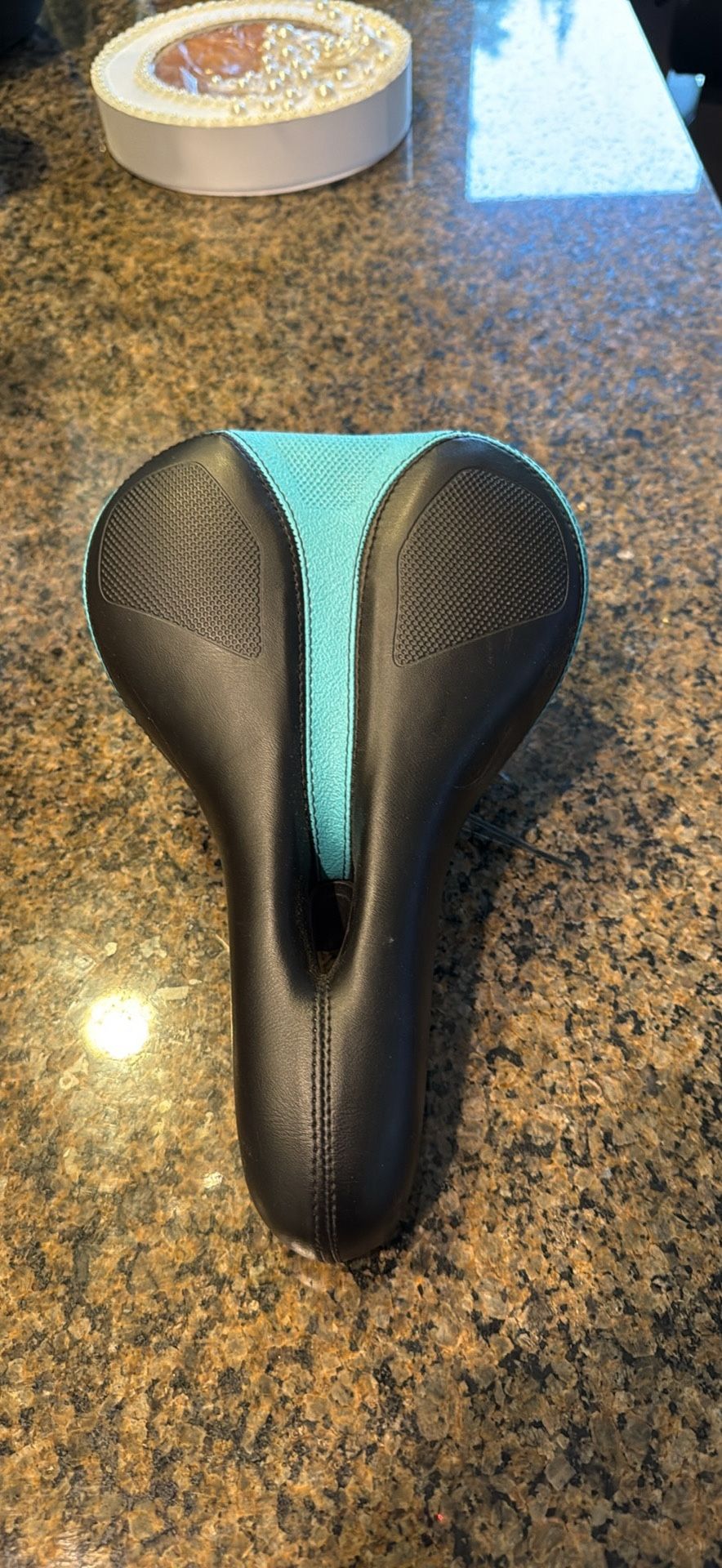 Bicycle saddle