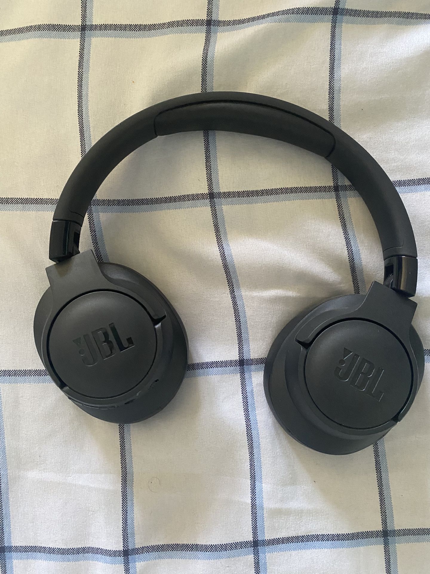 JBL Tune 770NC Adaptive Noise Cancelling Wireless Over-Ear Headphones