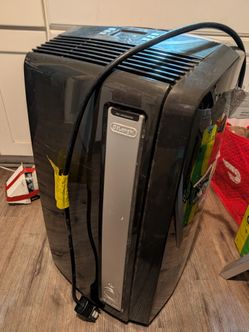 Delonghi PORTABLE AIR CONDITIONER unit in good working condition ~ Model PAC AN125 HPEK....12,500 BTU