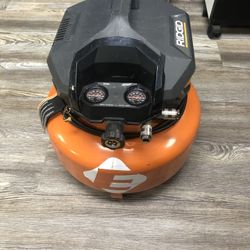 RIDGID 6GAL.PORTABLE ELECTRIC PANCAKE AIR COMPRESSOR 