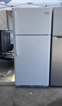 Frigidaire Top Mount  White Refrigerator
