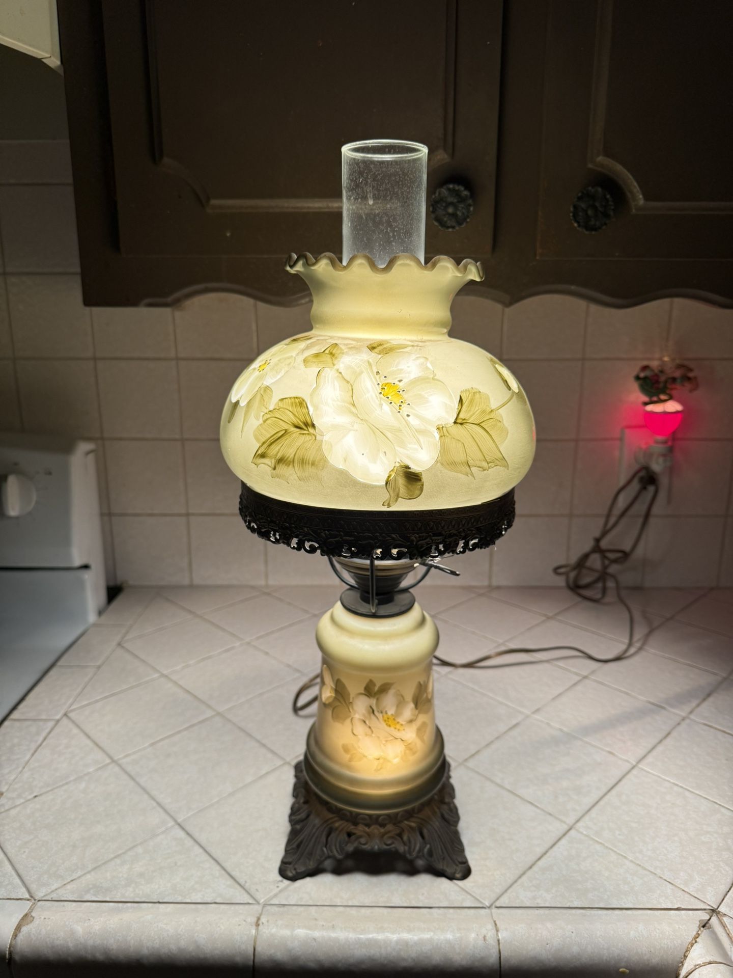 Vintage Parlor Gone With The Wind Hurricane Lamp