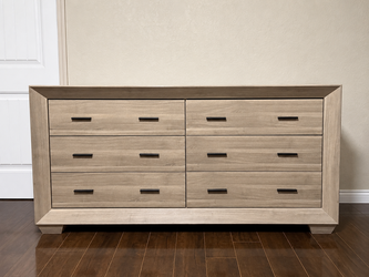 City Furniture 6-Drawer Dresser + 2 Nightstands – Matching Bedroom Set