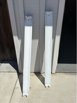 4’ two tube fluorescent fixtures
