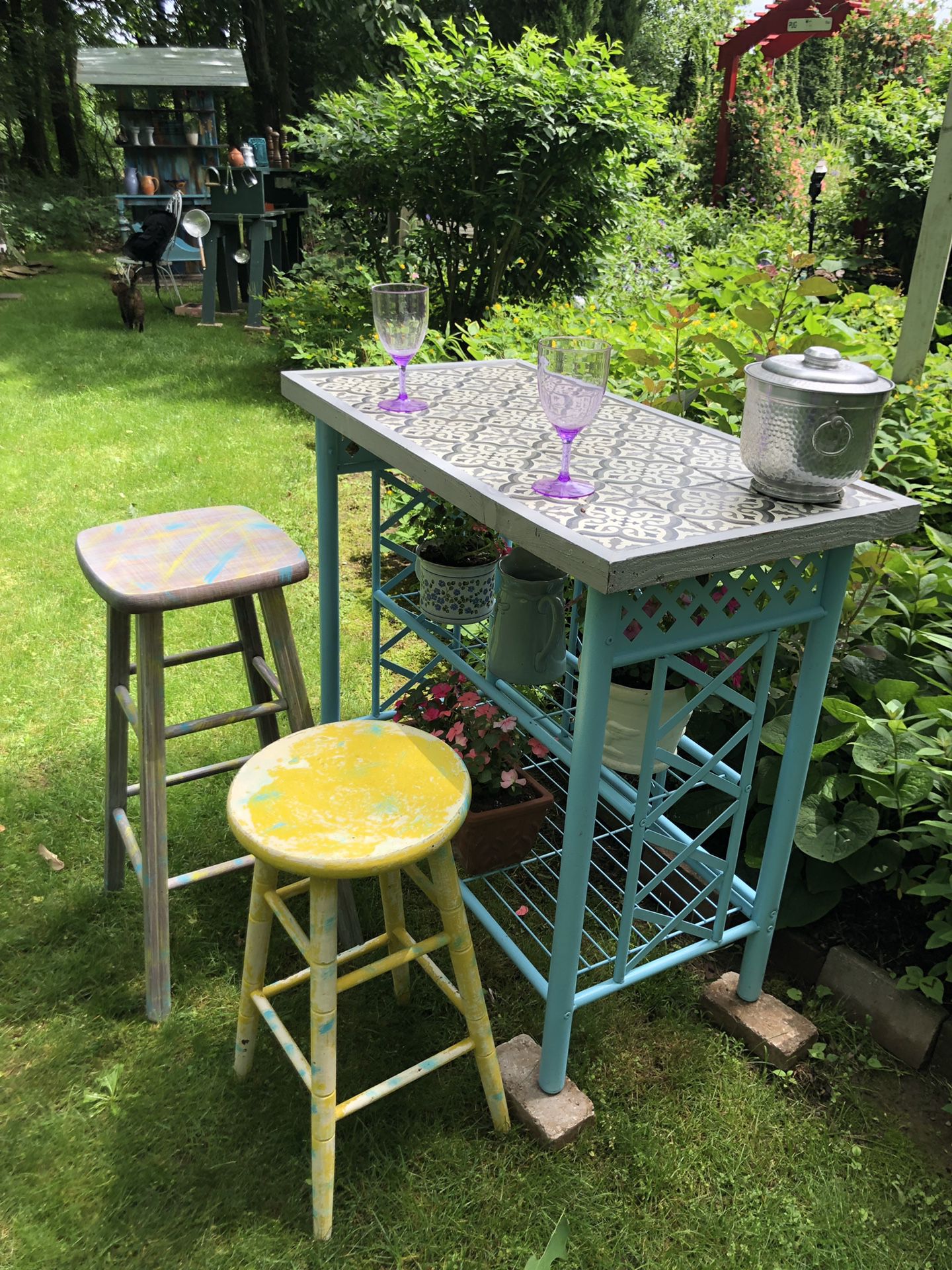 Potting stand , bar or plant stand