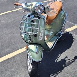 2018 VESPA Primavera Touring 150cc