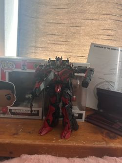 Transformers Studio Series Sentinel Prime