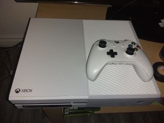 Xbox one with controller.