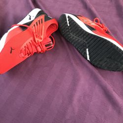 Red Puma Size 12