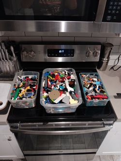3 BiNS OF ASSORTED LEGOS 