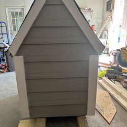 Dog House Brand New  (Free Delivery)