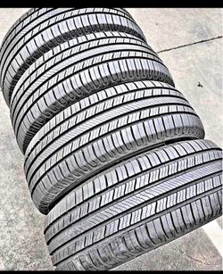 ♦️‼️ 225 65 R 17 Michelin tires en perfectas condiciones de Vida