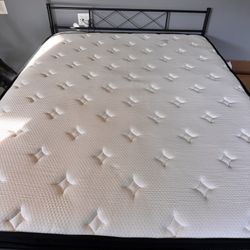 Queen mattress And Frame Obo