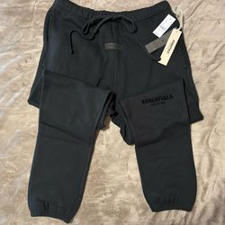 NEW Fear of God Essentials Black Cuffed Sweatpants (Size XXS, S, M, L) 100% Authentic✅