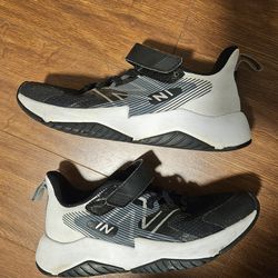 SHOES: Rave Run v2 Bungee Lace with Top Strap