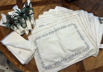 Like-New 22-Piece Neutral Tablescape Set (Hearth & Hand / Hobby Lobby)