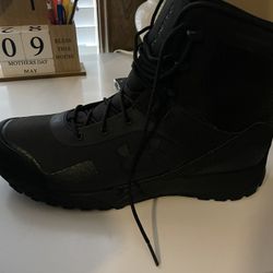 Under armor Boots