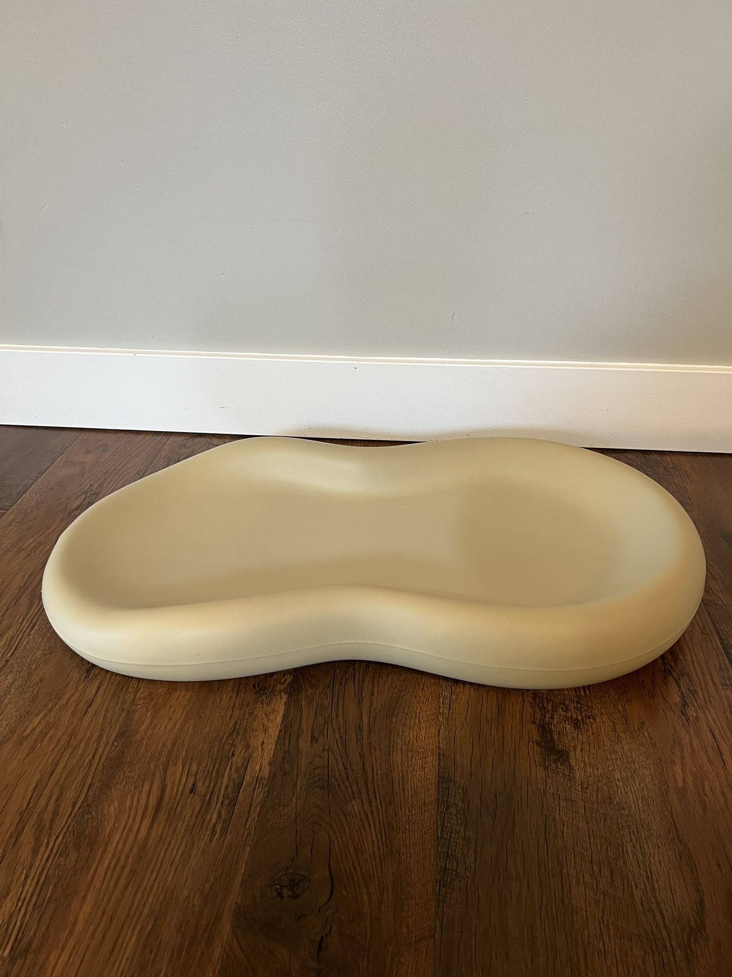 Keekaroo Peanut Changer, Diaper Changing Pad