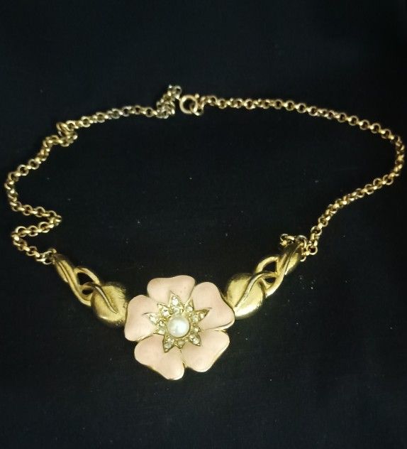 VINTAGE TRIFARI NECKLACE