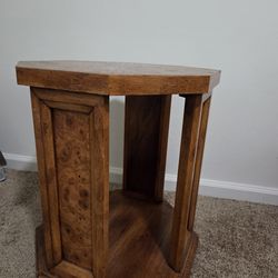Solid Wood Accent / End Table – Vintage Style