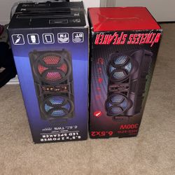 2 Bocinas De Bluetooth, Usb Y Más Dos Medianas De Buen Tamaño Nuevas De Paquete Al Precio De 120 No Le Regateo 