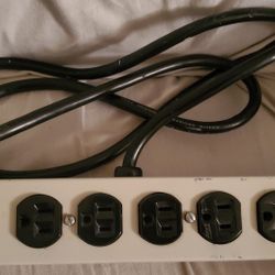 6 Outlet Surge Protector, EUC