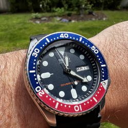 Seiko SKX 009 Pepsi Diver Watch