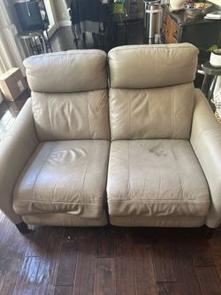 Deb electric double recliner with phone chargers