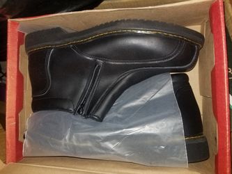 Work shoes size 9.5