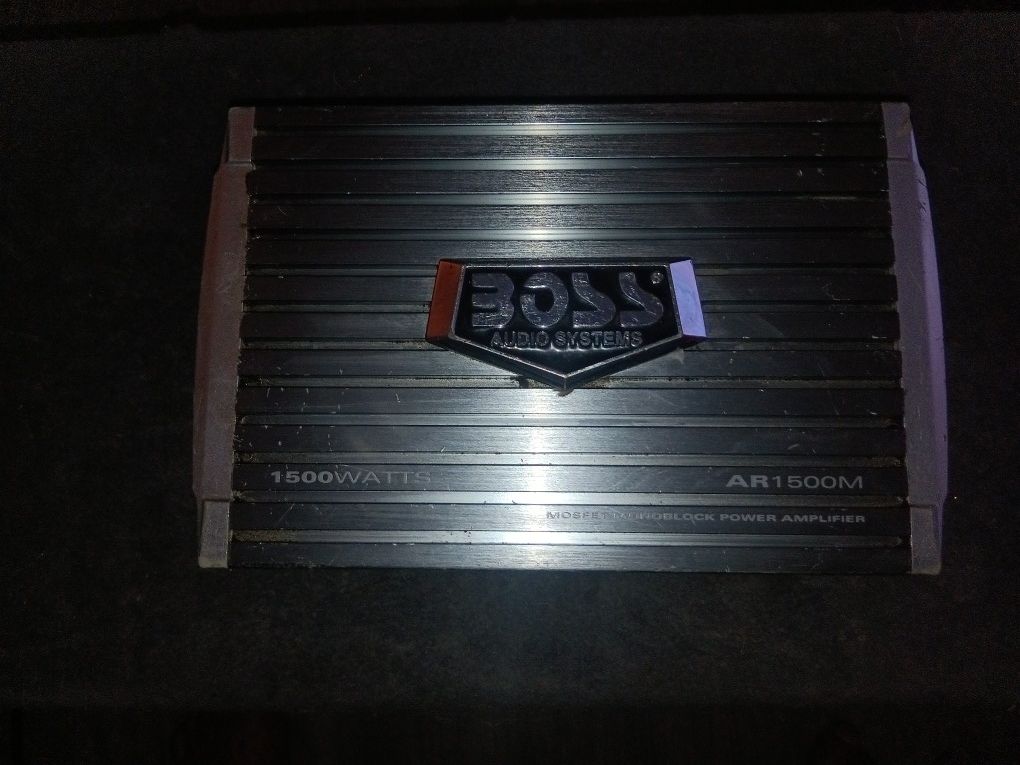 BOSS Audio System Amplifier 