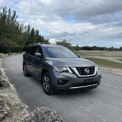 2018 Nissan Pathfinder Clean Title 