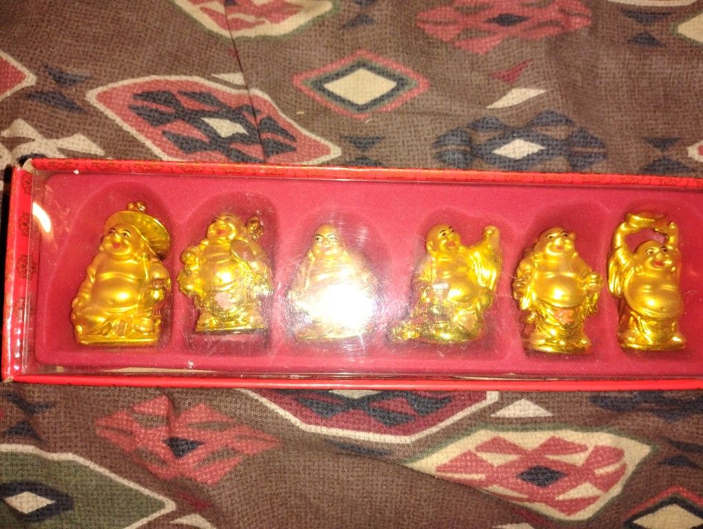 Golden Buddha Statues