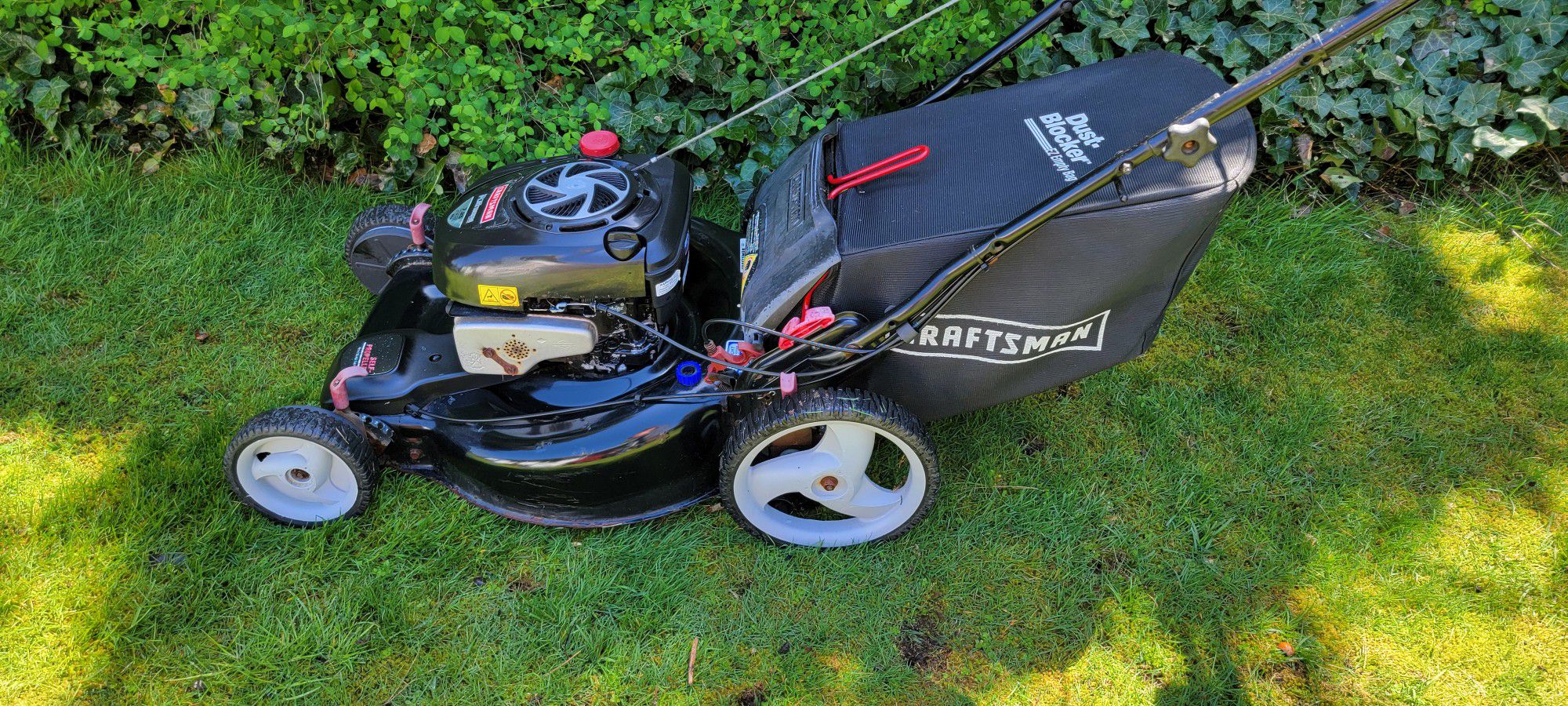 Craftsman Self Propelled Lawn Mower With Bag Runs Great 