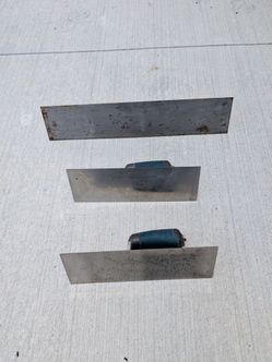 Concrete trowels