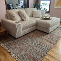 Lindyn 2 Piece Sectional & Couch