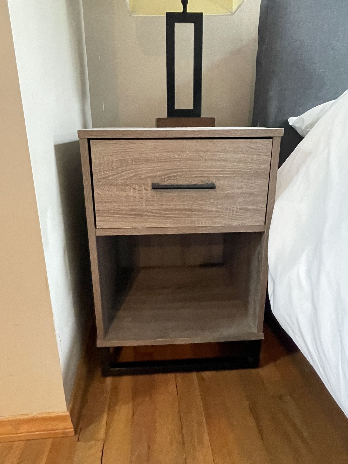 Night Stand For Sale! for Sale in San Diego, CA OfferUp