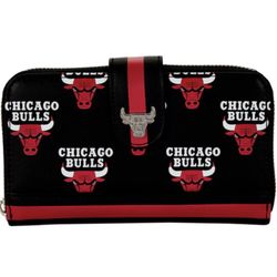 Brand New NBA Chicago Bulls Black And Red Zip Around Wallet