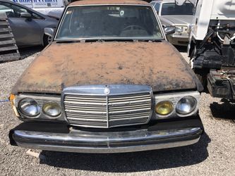 1980 mercedes Benz 300d diesel auto donor car parts running