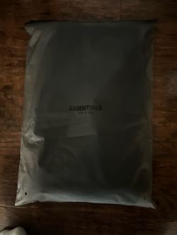 Black fear of God, essential shorts