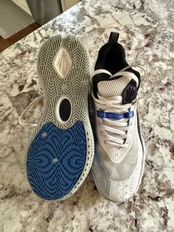 ANTA KAI 1 (Kyrie Irving) Basketball Shoes - White/Blue - Size8 used on hardwood only