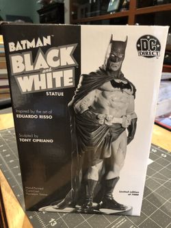 Batman black n white statue