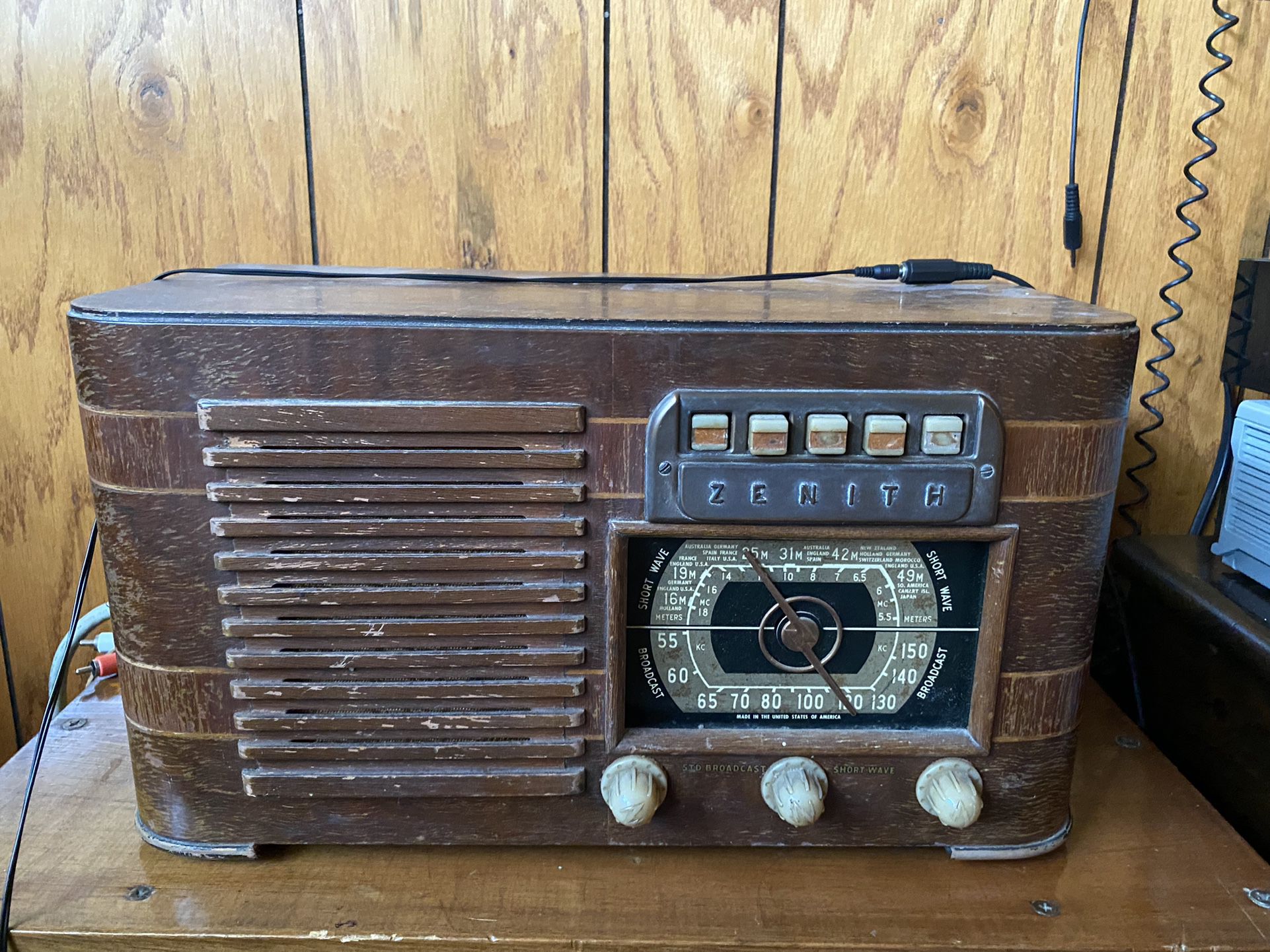 40s Zenith Radio