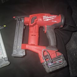 Milwaukee 18 gauge Staple gun