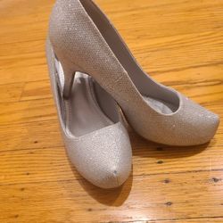 Silver Glitter Heels (Sz 8)