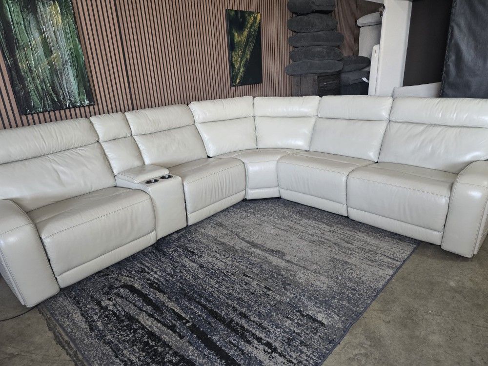 Gearhart 6-piece Leather Power Reclining Sectional with Power Headrests ( Excellent Condition)